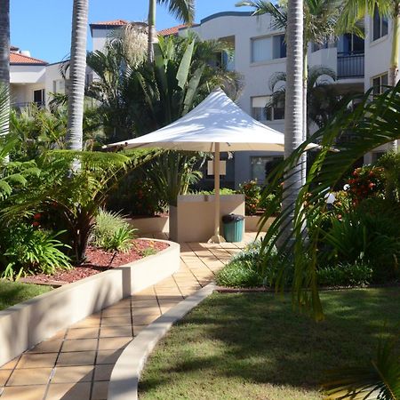 Golden Riviera Absolute Beachfront Resort Gold Coast Esterno foto