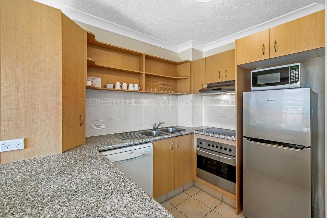 Golden Riviera Absolute Beachfront Resort Gold Coast Esterno foto