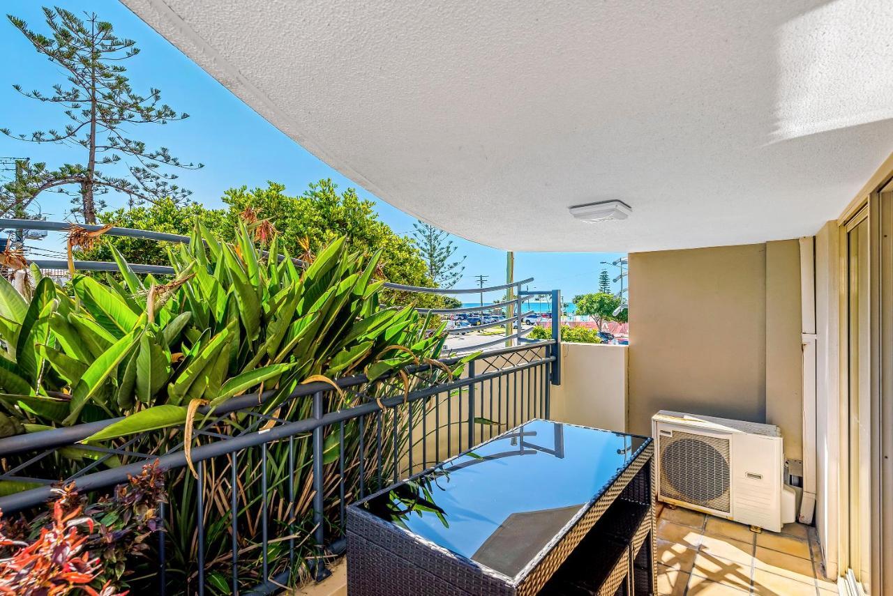 Golden Riviera Absolute Beachfront Resort Gold Coast Esterno foto