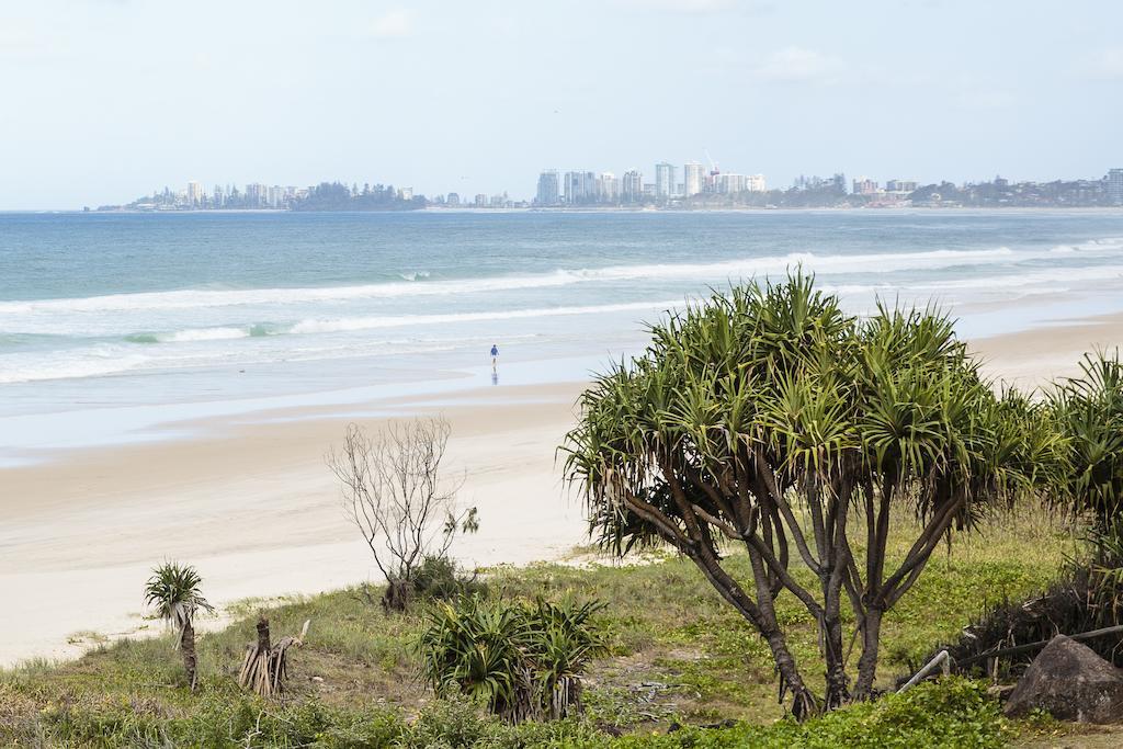 Golden Riviera Absolute Beachfront Resort Gold Coast Esterno foto
