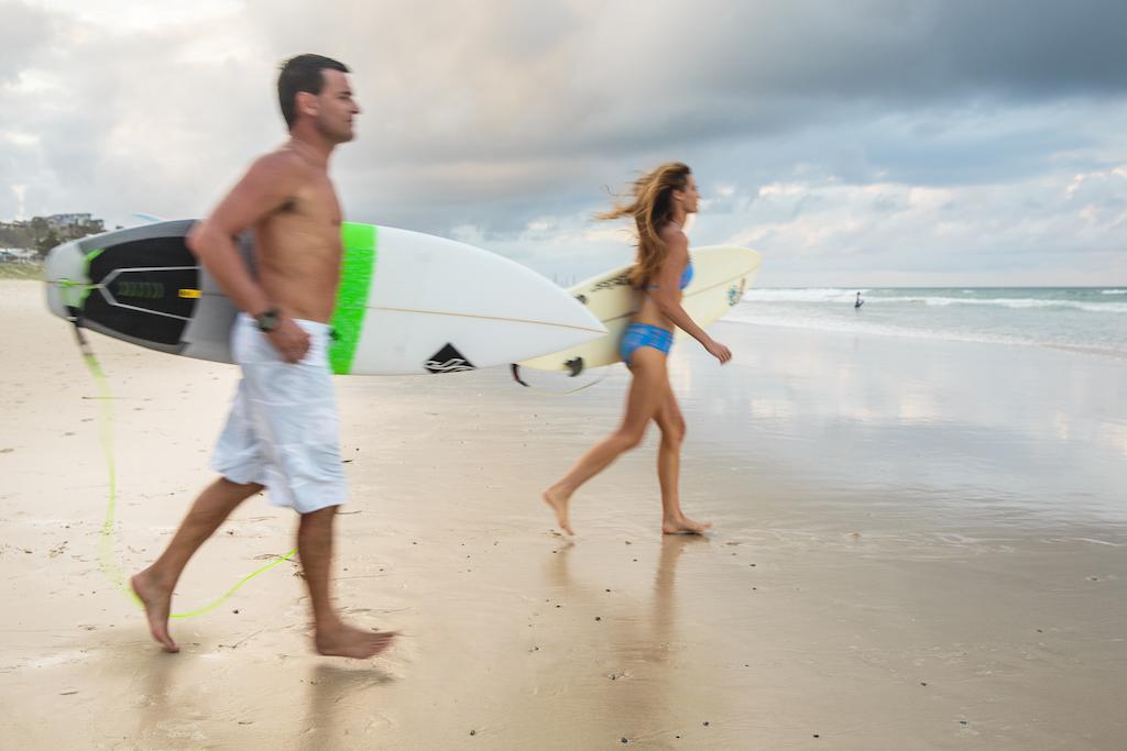 Golden Riviera Absolute Beachfront Resort Gold Coast Esterno foto