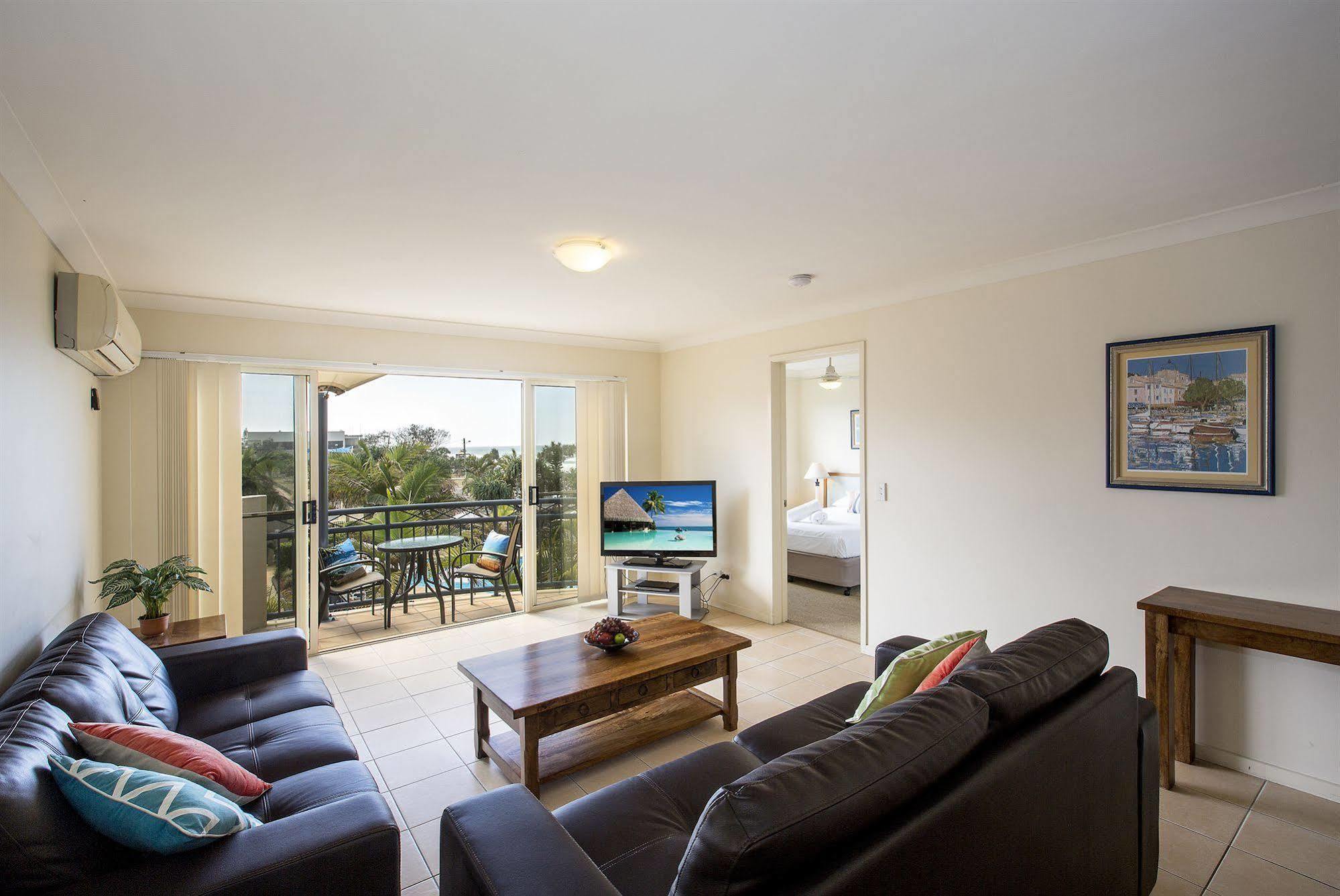 Golden Riviera Absolute Beachfront Resort Gold Coast Esterno foto