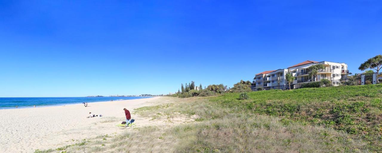 Golden Riviera Absolute Beachfront Resort Gold Coast Esterno foto