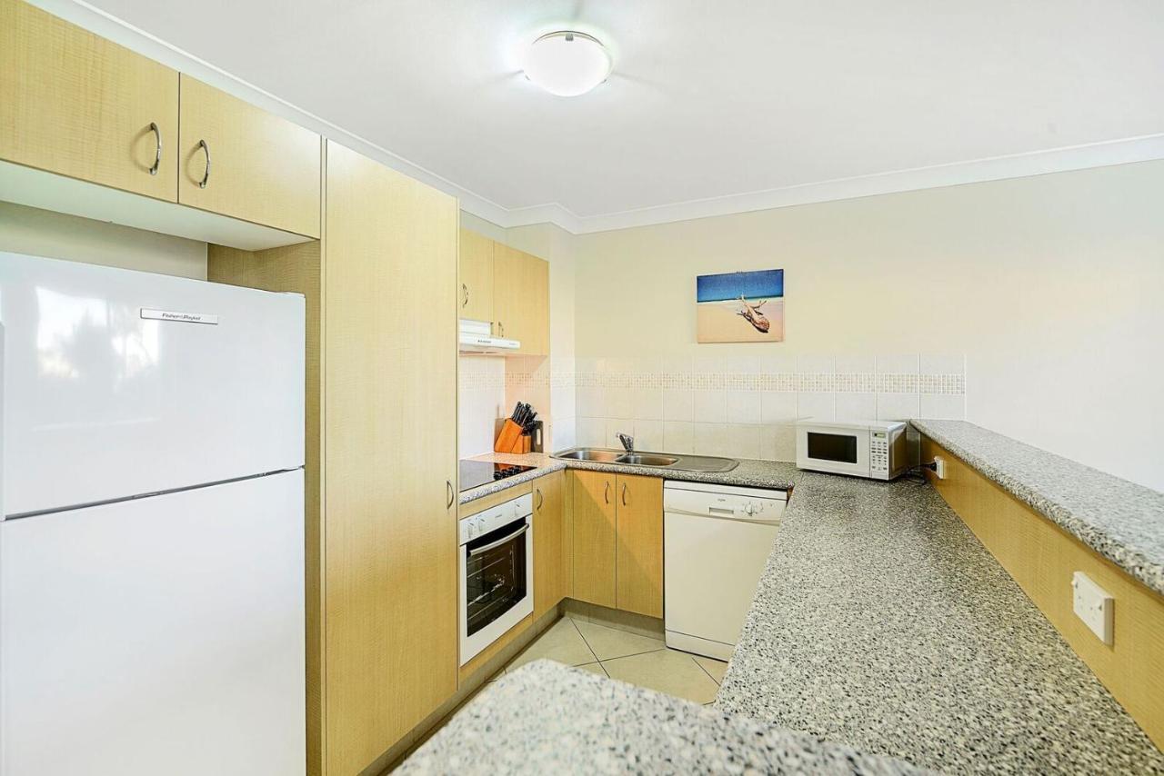 Golden Riviera Absolute Beachfront Resort Gold Coast Esterno foto